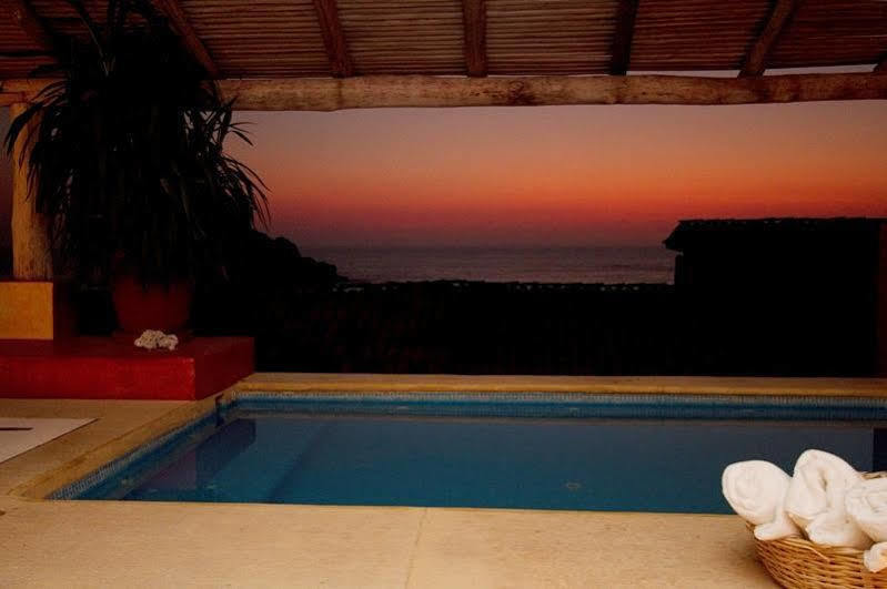 Playa Rosa Bungalows กาเรเยส ภายนอก รูปภาพ